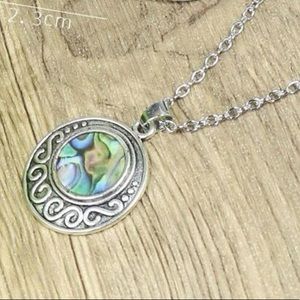 2/$25 or 3/$35 NWOT Abalone shell patterned silver pendant necklace